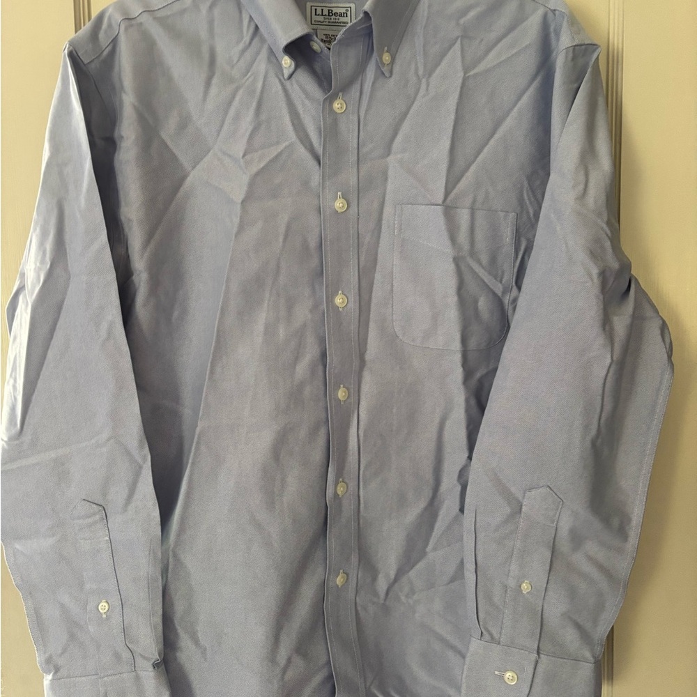 L.L. Bean Men's Sky Blue Casual Button Down Shirt